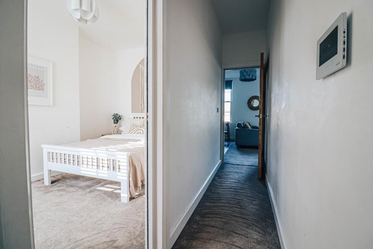 Principality View Apartment Two, By Solace Stays Cardiff Esterno foto