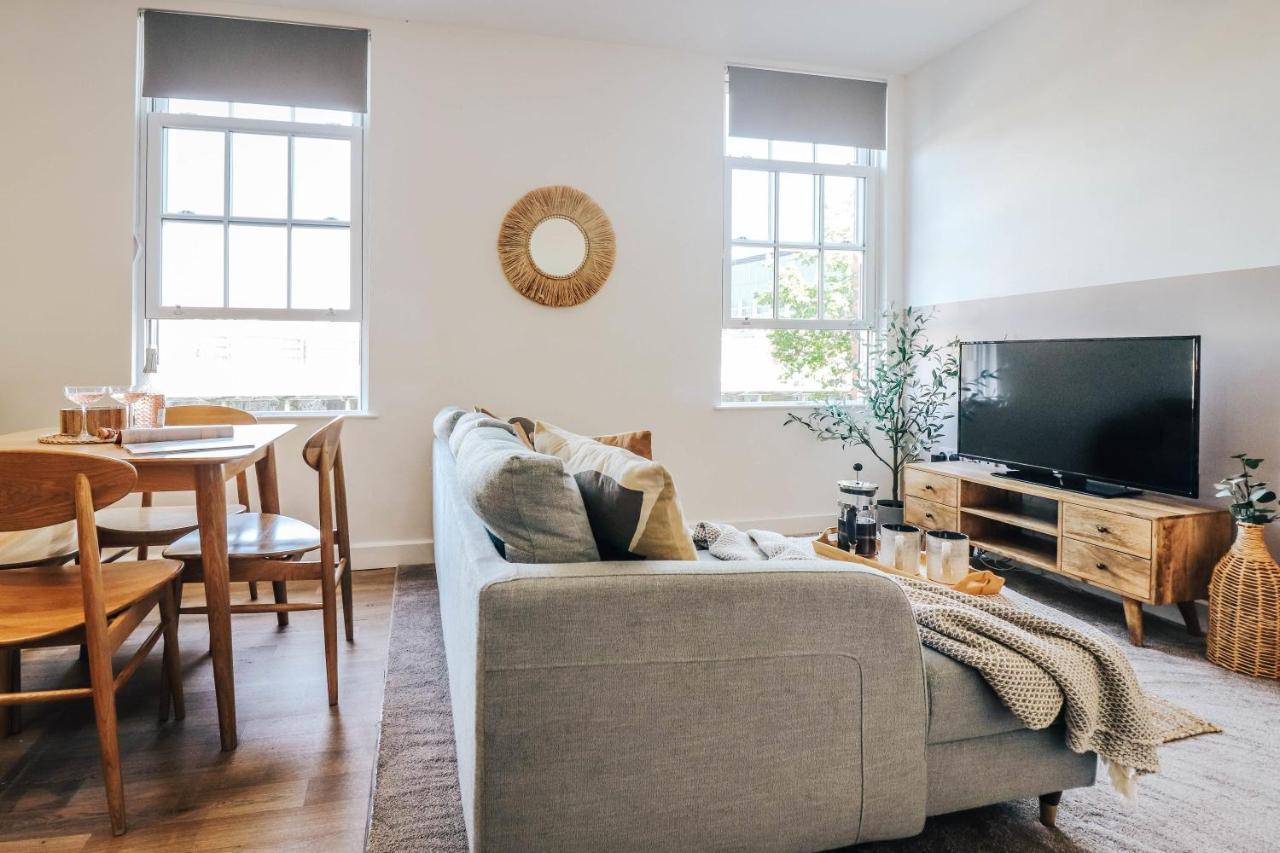 Principality View Apartment Two, By Solace Stays Cardiff Esterno foto