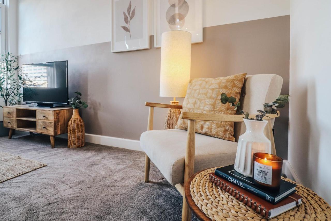 Principality View Apartment Two, By Solace Stays Cardiff Esterno foto