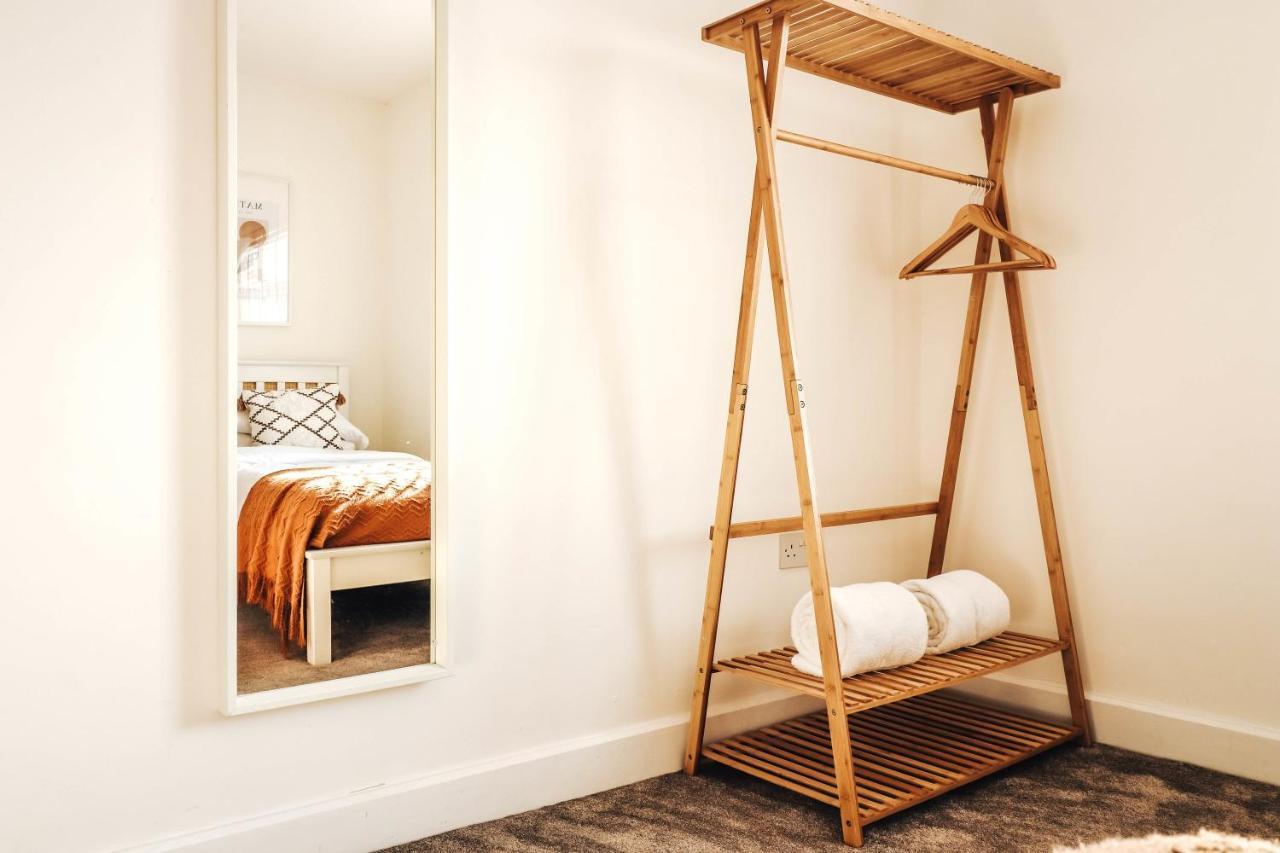 Principality View Apartment Two, By Solace Stays Cardiff Esterno foto