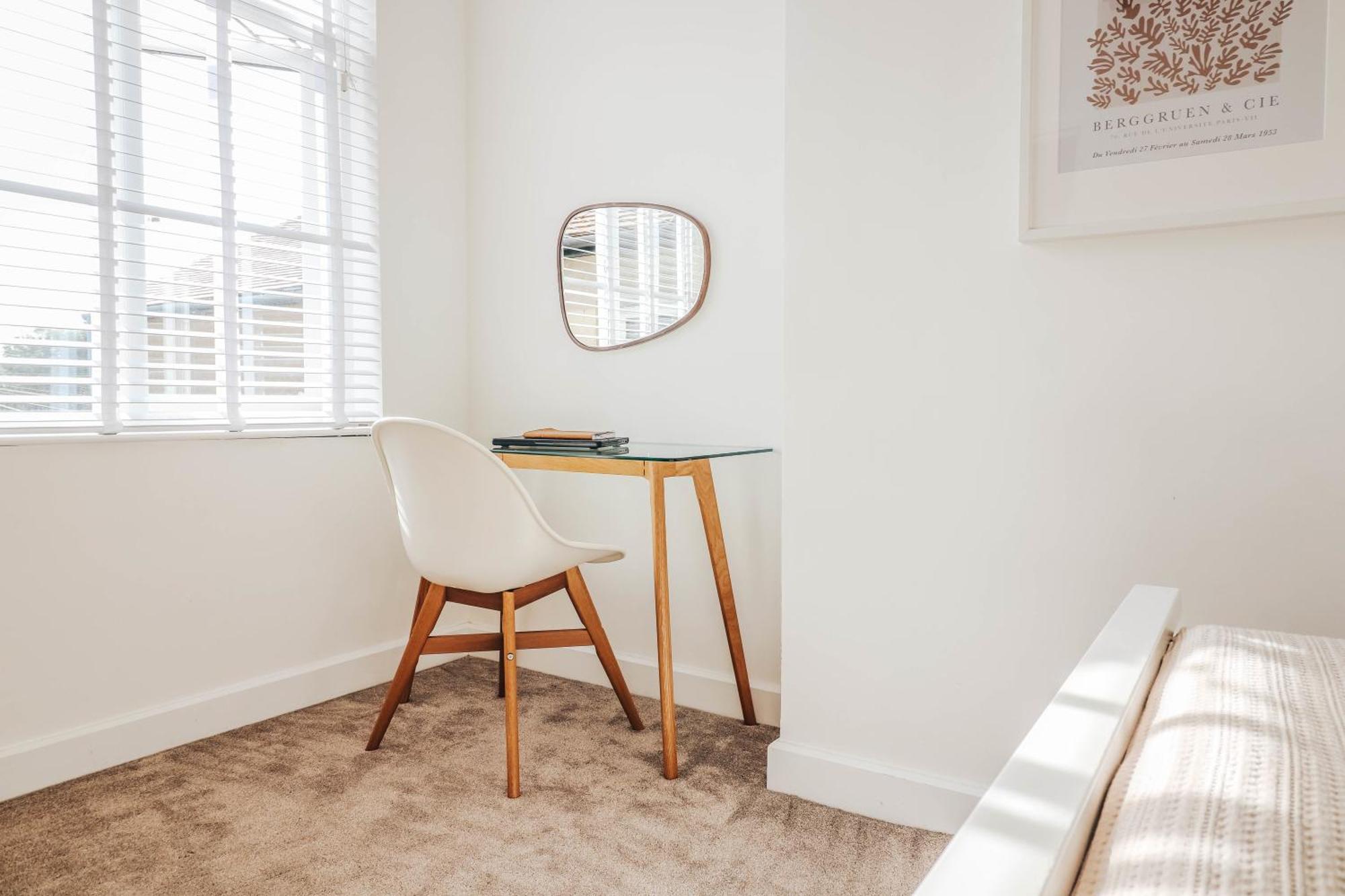 Principality View Apartment Two, By Solace Stays Cardiff Esterno foto